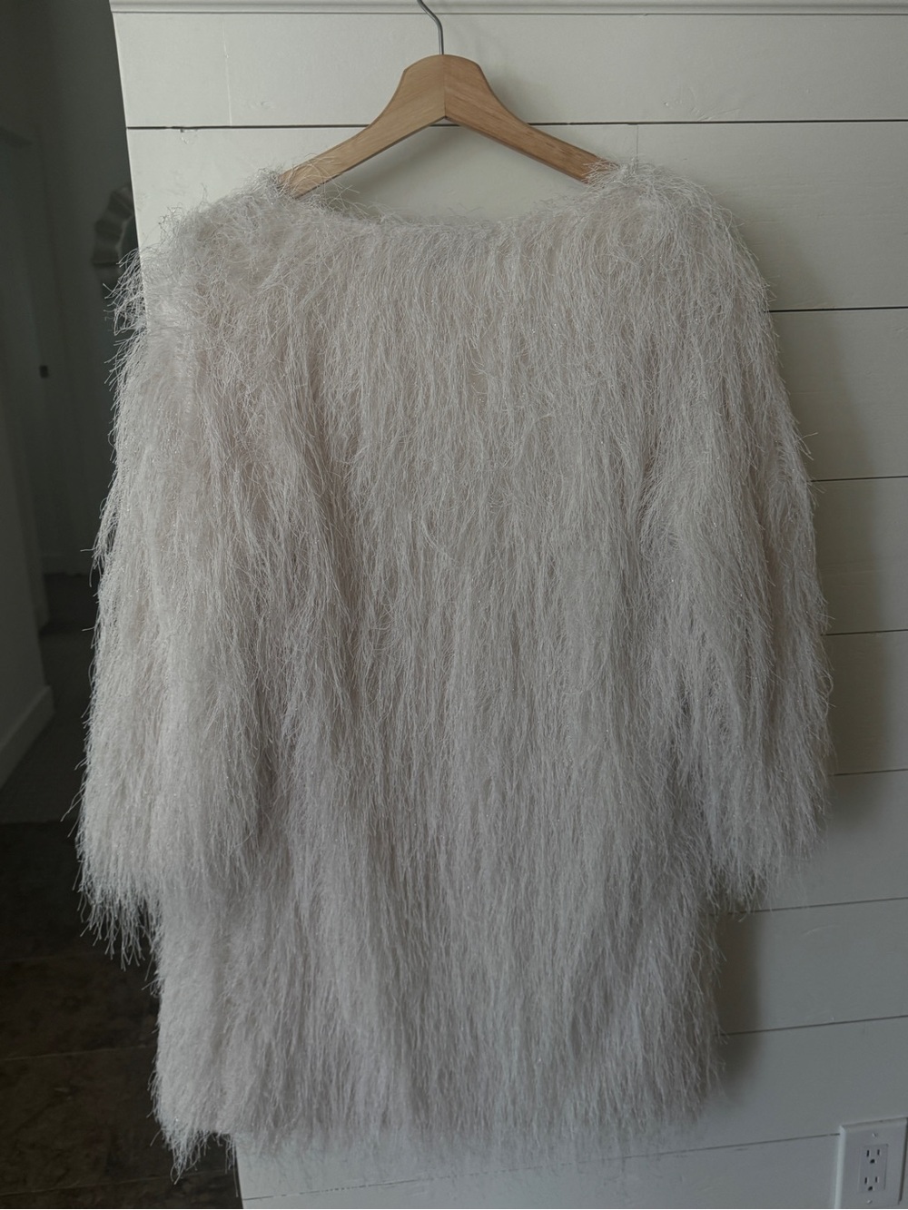 Frank Lyman Design Ivory Feather-Effect Teddy Coat